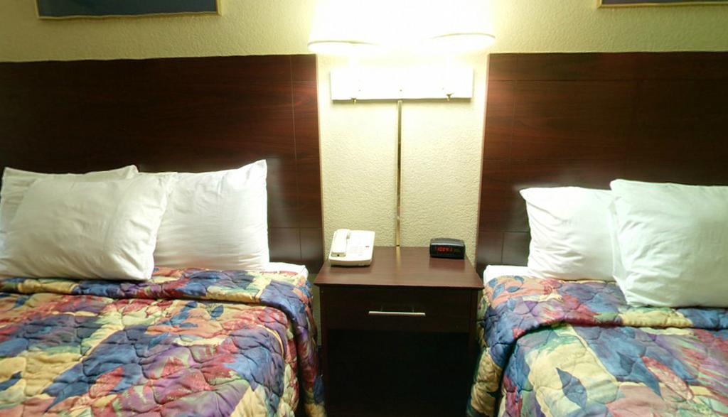 Americas Best Value Inn Newton Habitación foto