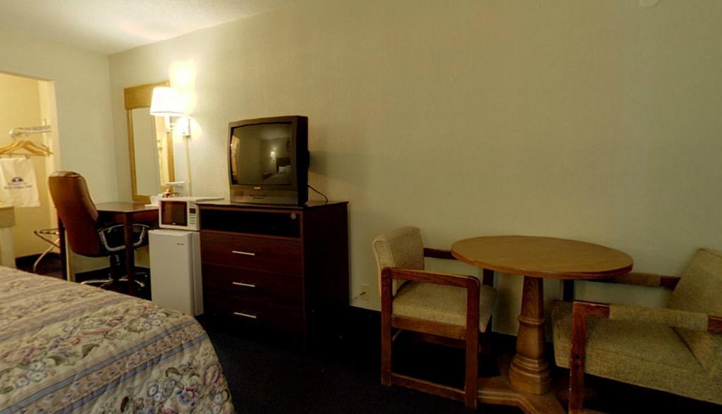 Americas Best Value Inn Newton Habitación foto